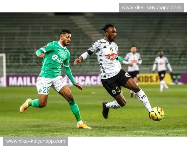 绿野仙踪与红魔史诗：圣埃蒂安与曼联的跨时空博弈